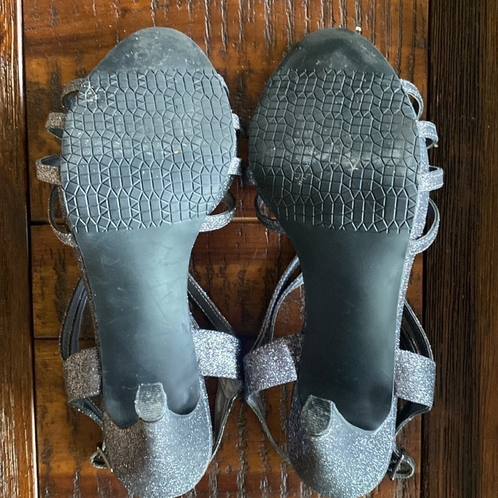 Let’s Dance Audrey Brooke Shimmery Silver Lilac Purple Kelly Heels size 10 - Picture 8 of 9